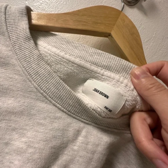 Joah Brown Cropped Sweatshirt - Picture 4 of 4